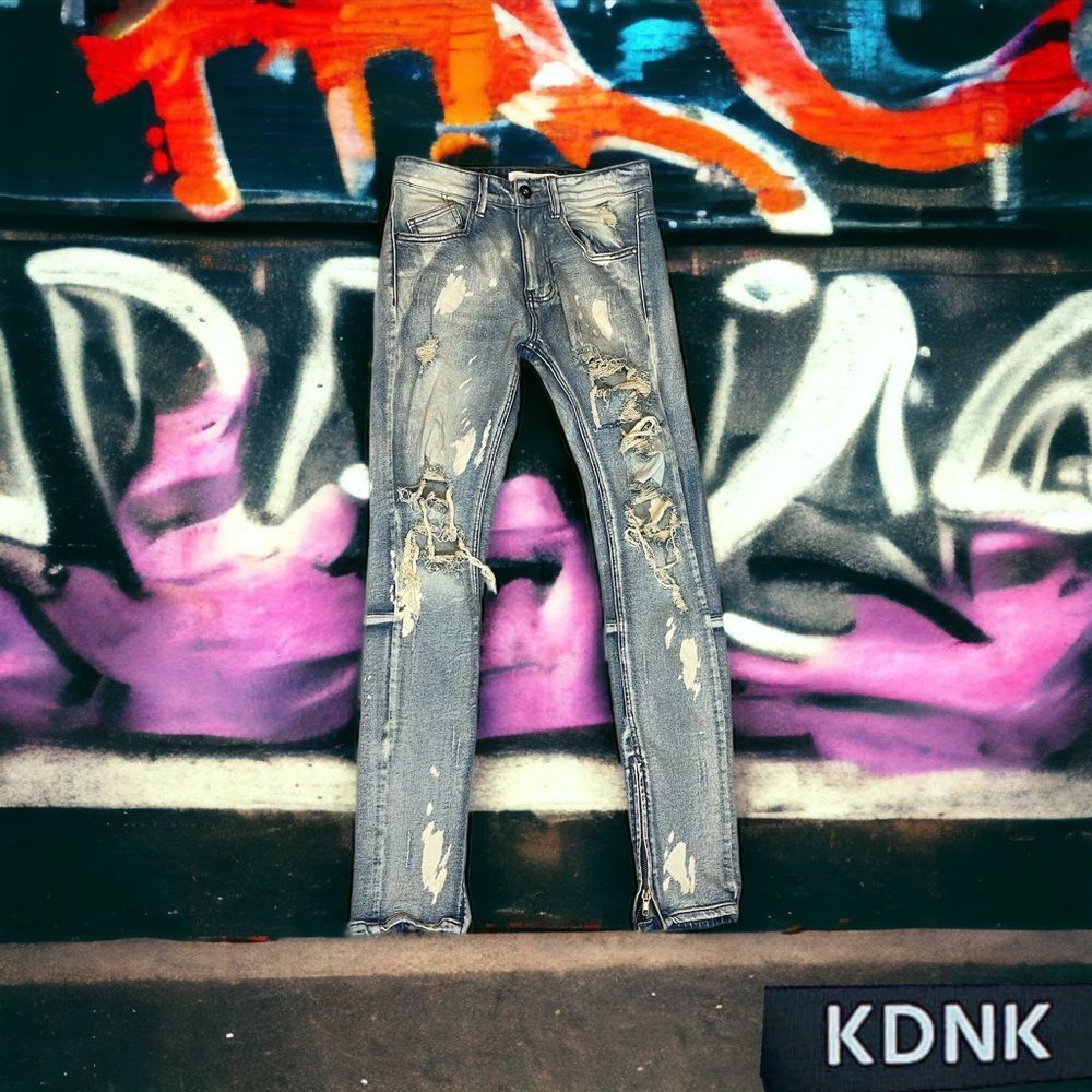 KDNK 11 4 14 11 Destroyed Jeans with Zipper Ankles size 31